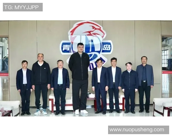 姚明与黄蜂队的激烈冲突背后揭示的篮球竞技精神与团队合作的重要性 姚明与黄蜂队的激烈冲突背后揭示的篮球竞技精神与团队合作的重要性